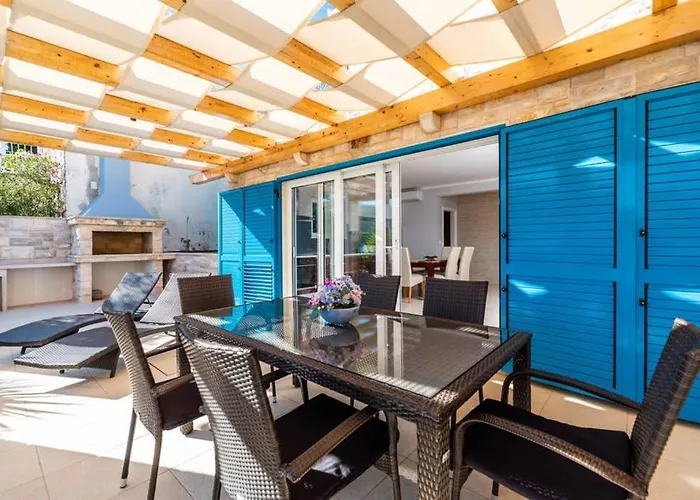 Apartment Luxury Marina View No 1 *