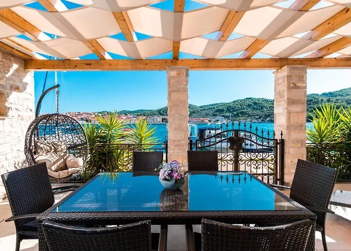 Luxury Marina View No 1 *