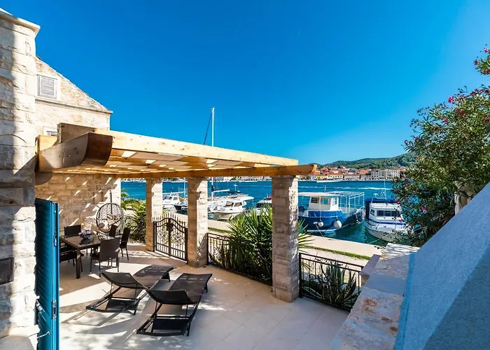 Apartment Luxury Marina View No 1 *